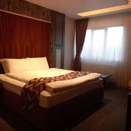 Grand Dora Отель 3*