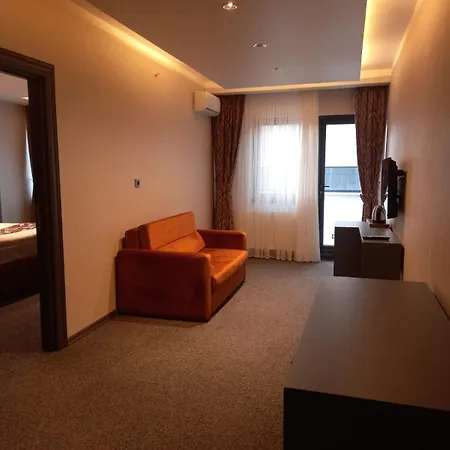 Отель Grand Dora 3*