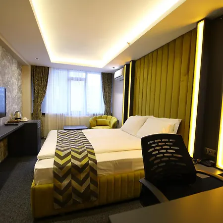Отель Grand Dora 3*